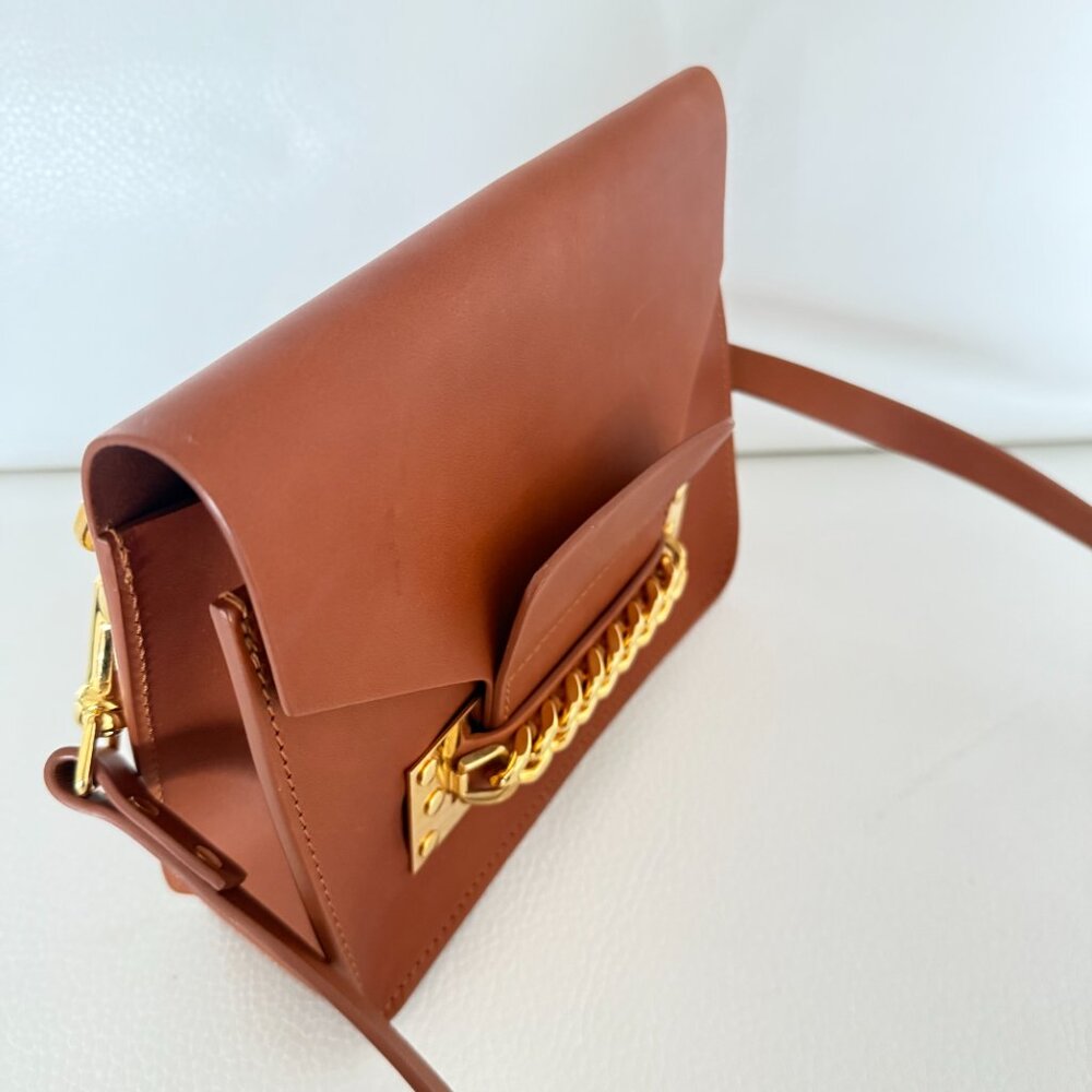 SOPHIE HULME LONDON COCKTAIL STIRRUP BAG TAN LEATHER GOLD CHAIN CROSSBODY RARE - Picture 3 of 7